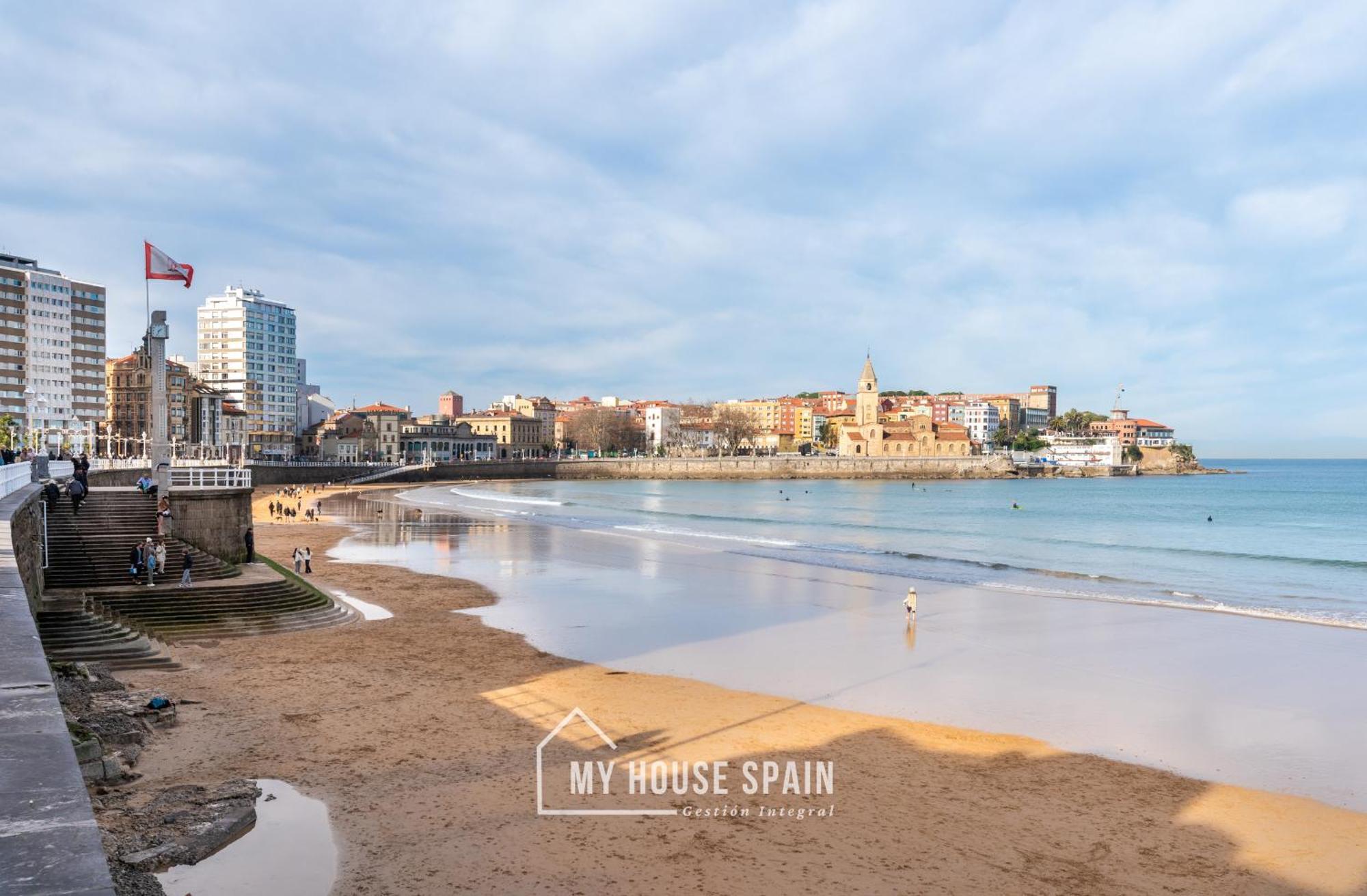 Myhousespain - Radiante Piso Junto A La Playa Gijón Extérieur photo